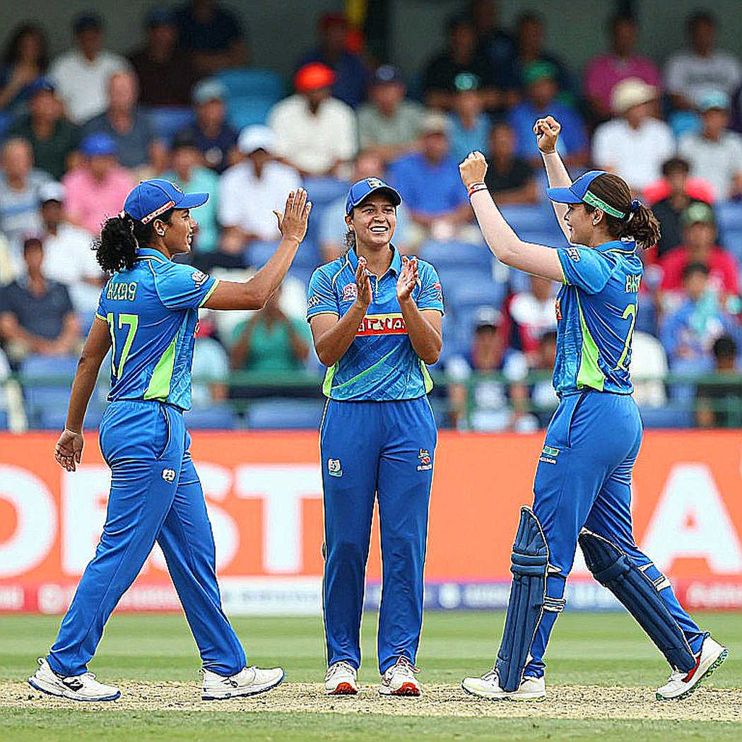 ৭৭.২ ওভারের ঘাটতি: ফারুকের ১৩০ রানের নিচে চাপা পড়া প্রশ্নটা