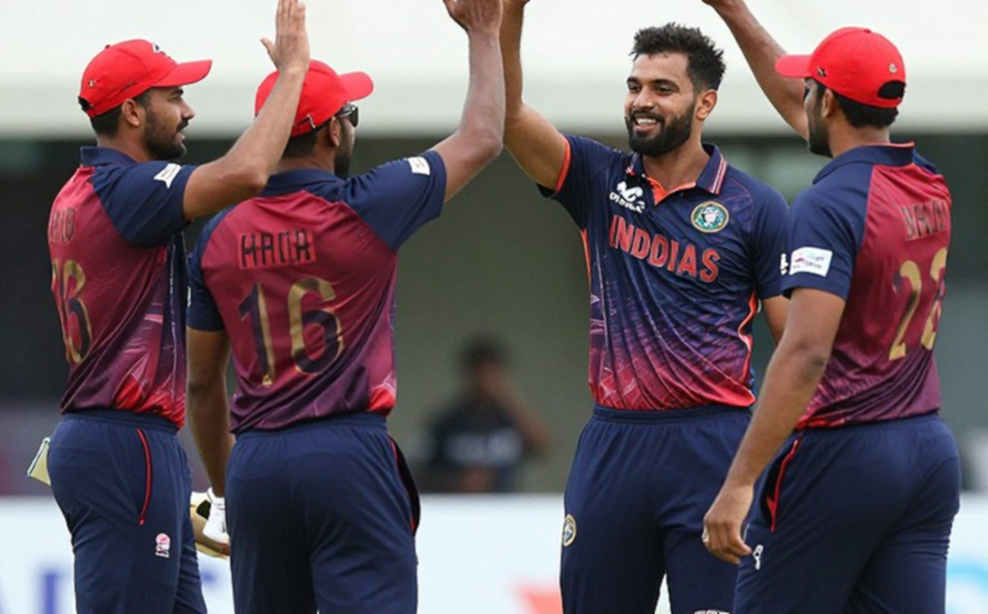 পঁচিশ রানের ওভার: টেস্ট ক্রিকেটের সবচেয়ে ব্যয়বহুল ছয় বলে দেয়ালটা কোথায় ভাঙে